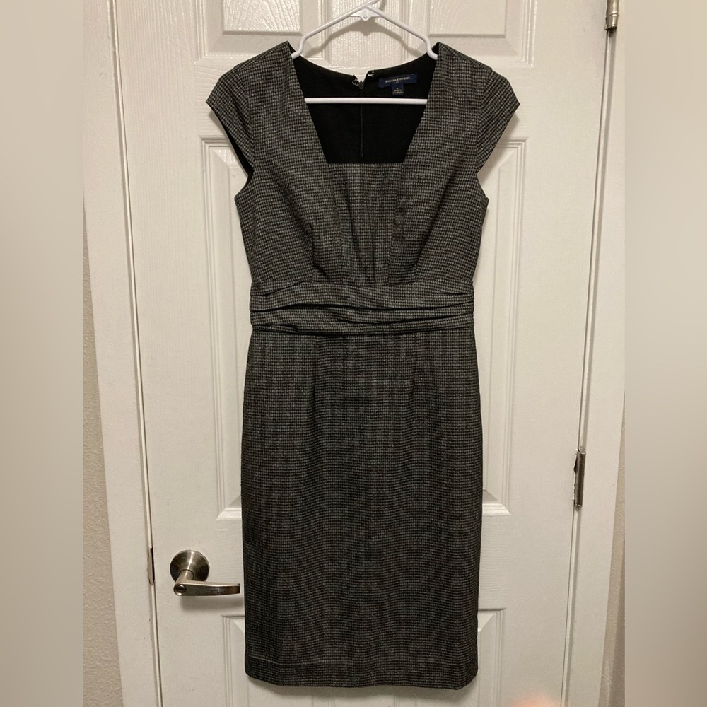 Banana Republic Charcoal Checkered Cap Sleeve Sheath Dress